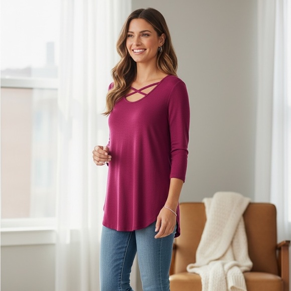 NEW•XL-2X•Magenta Cross Strap Round Hemline Top - Picture 1 of 7